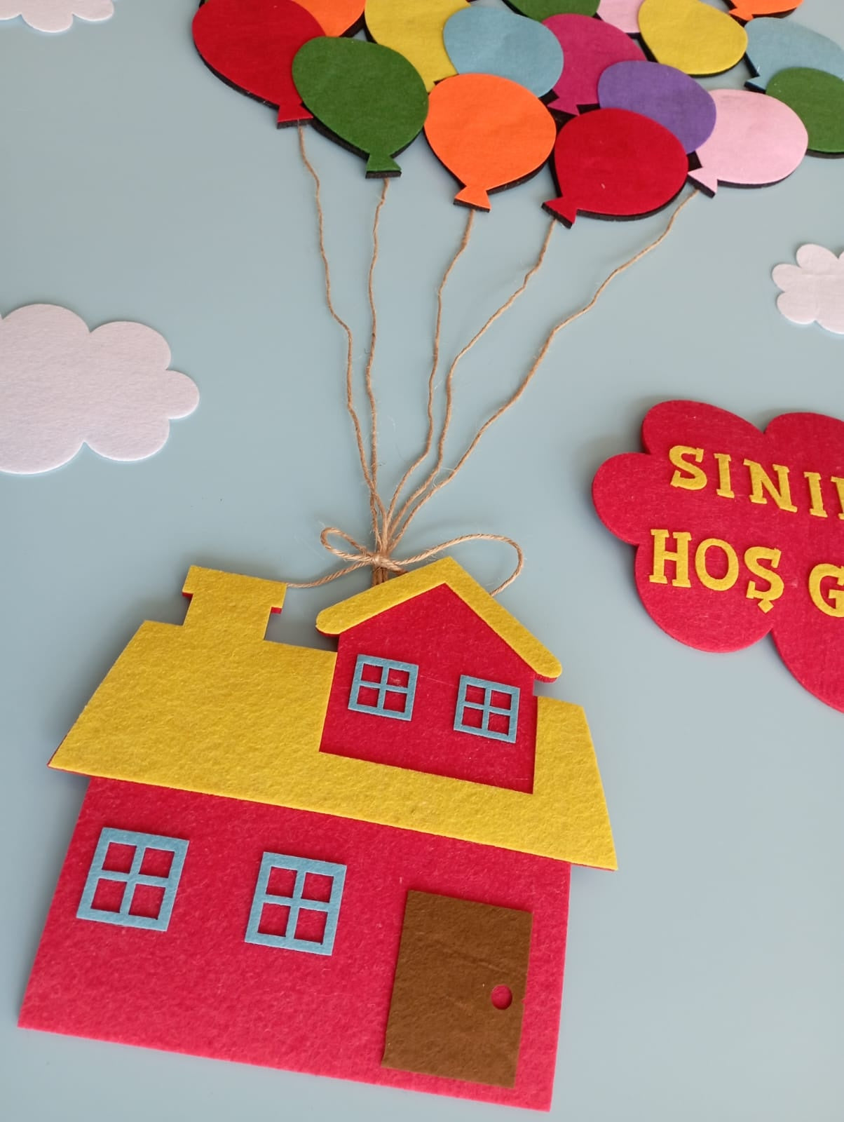Balonlu ev sınıf kapı süsü