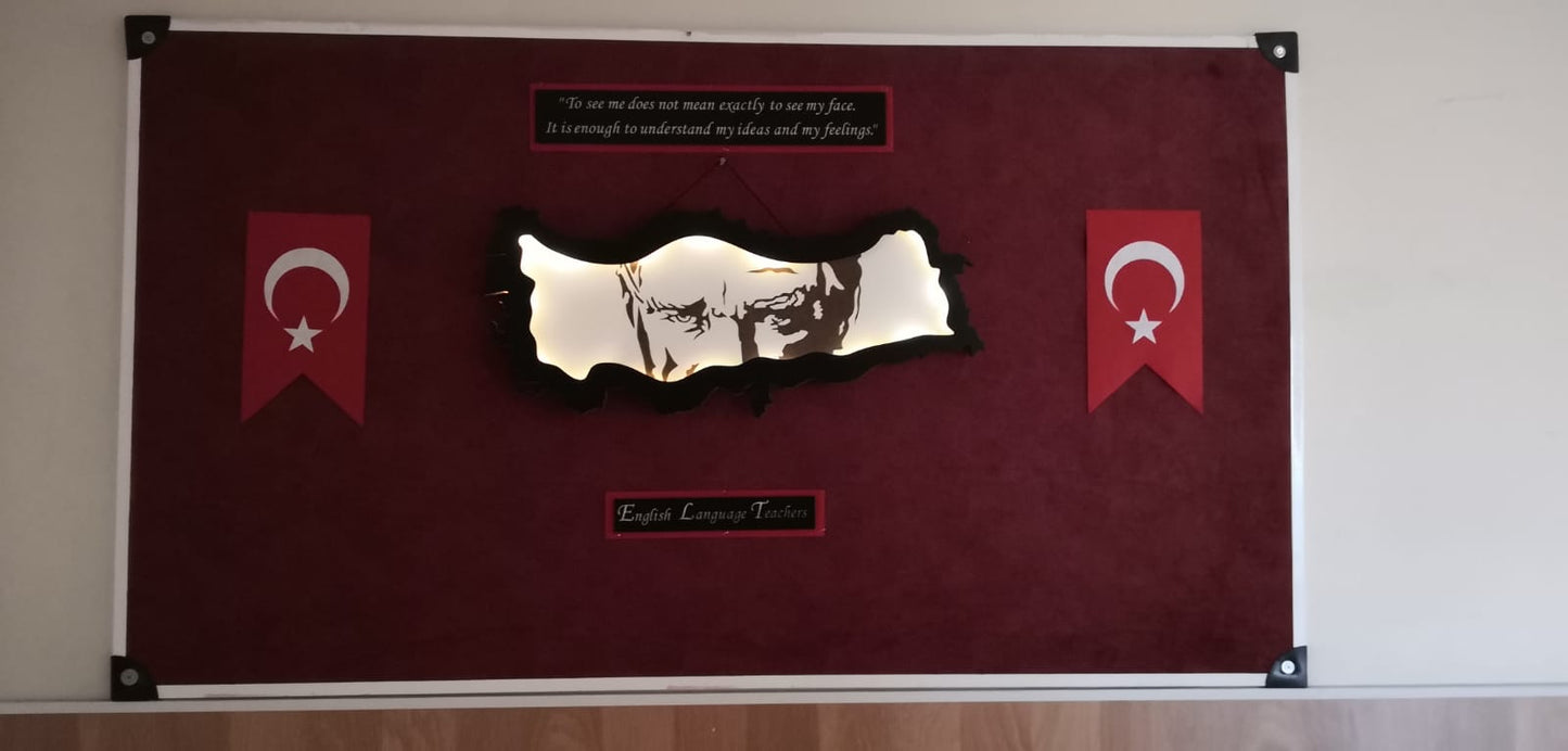 Atatürk’ün gözleri ışıklı pano
