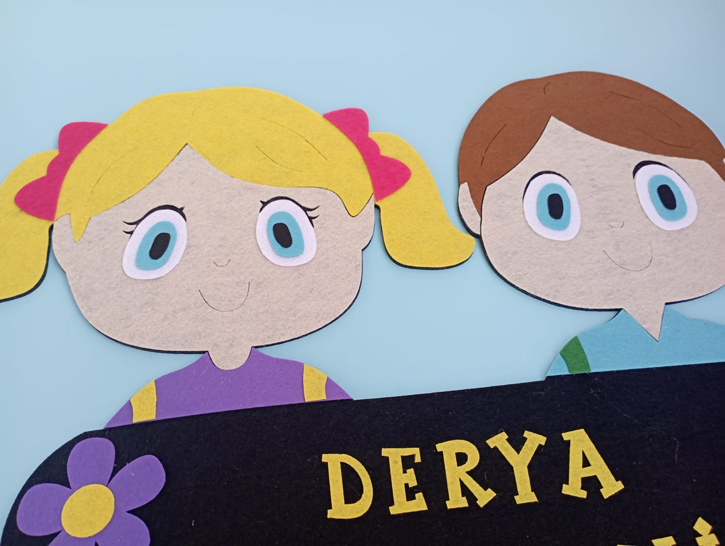 Kız -Erkek figürlü sınıf kapı süsü